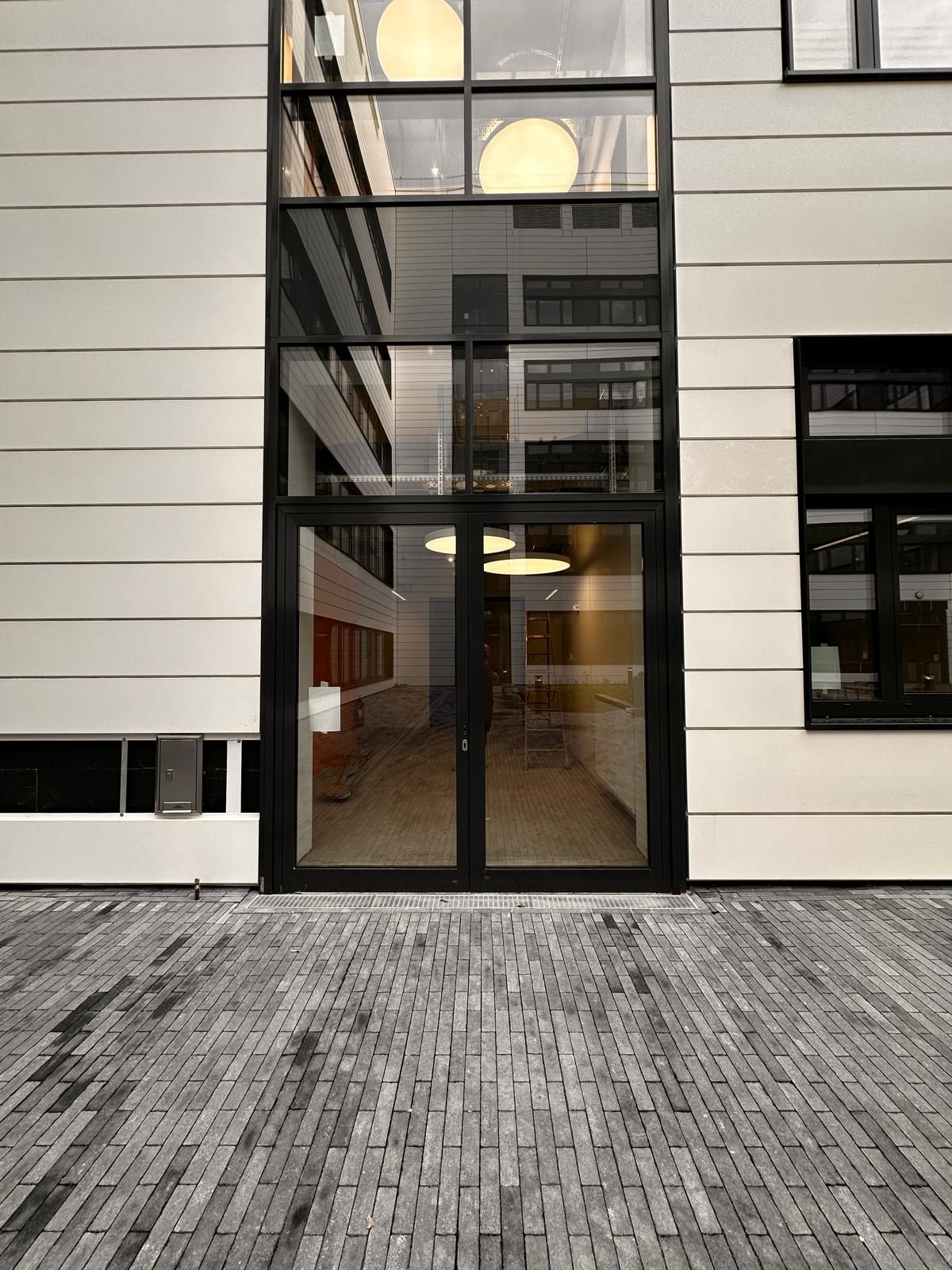 Eingangstür Rotationsgebaeude Universität Bonn