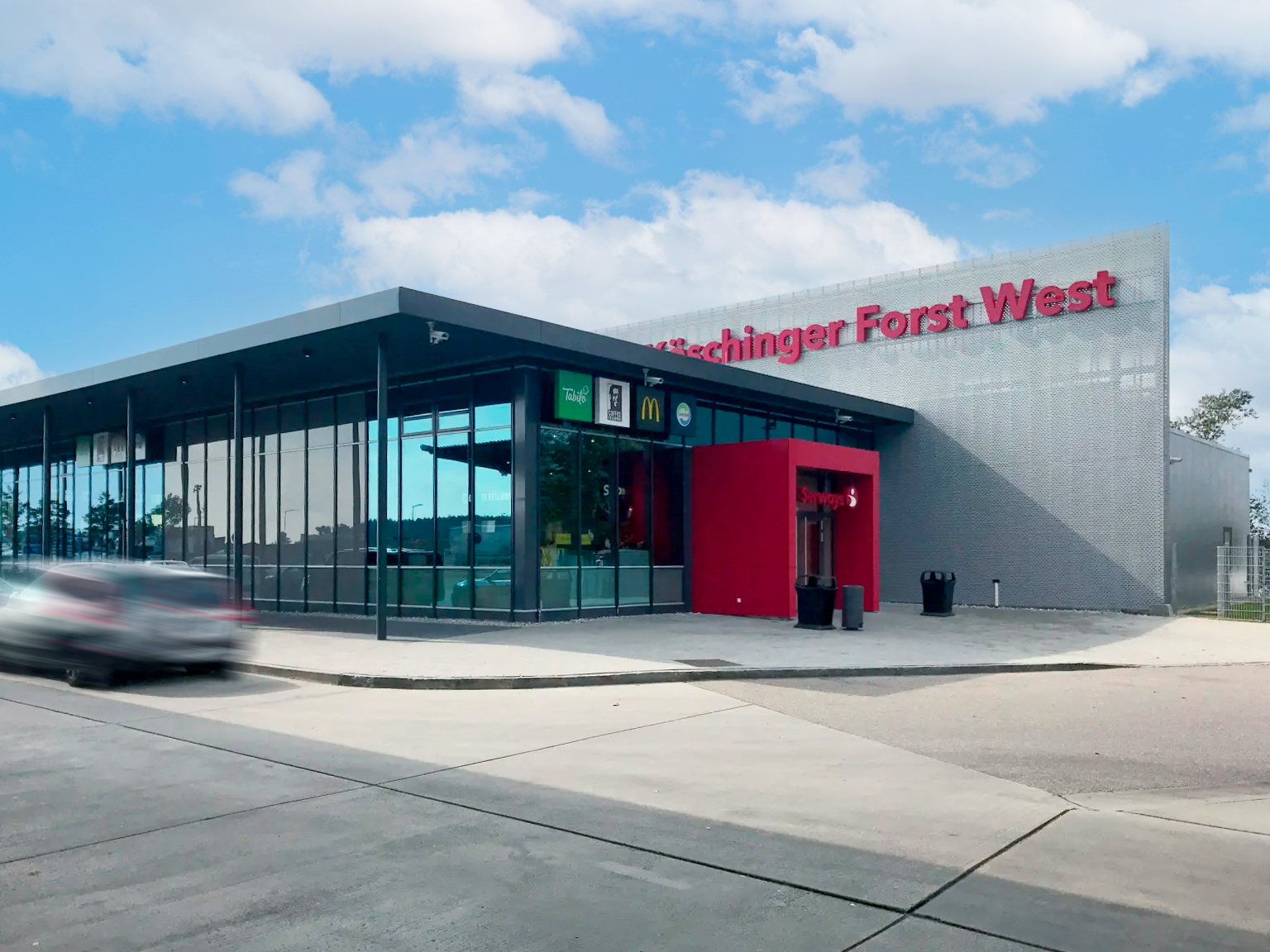 Raststätte Köschinger Forst West mit verglaster Fassade